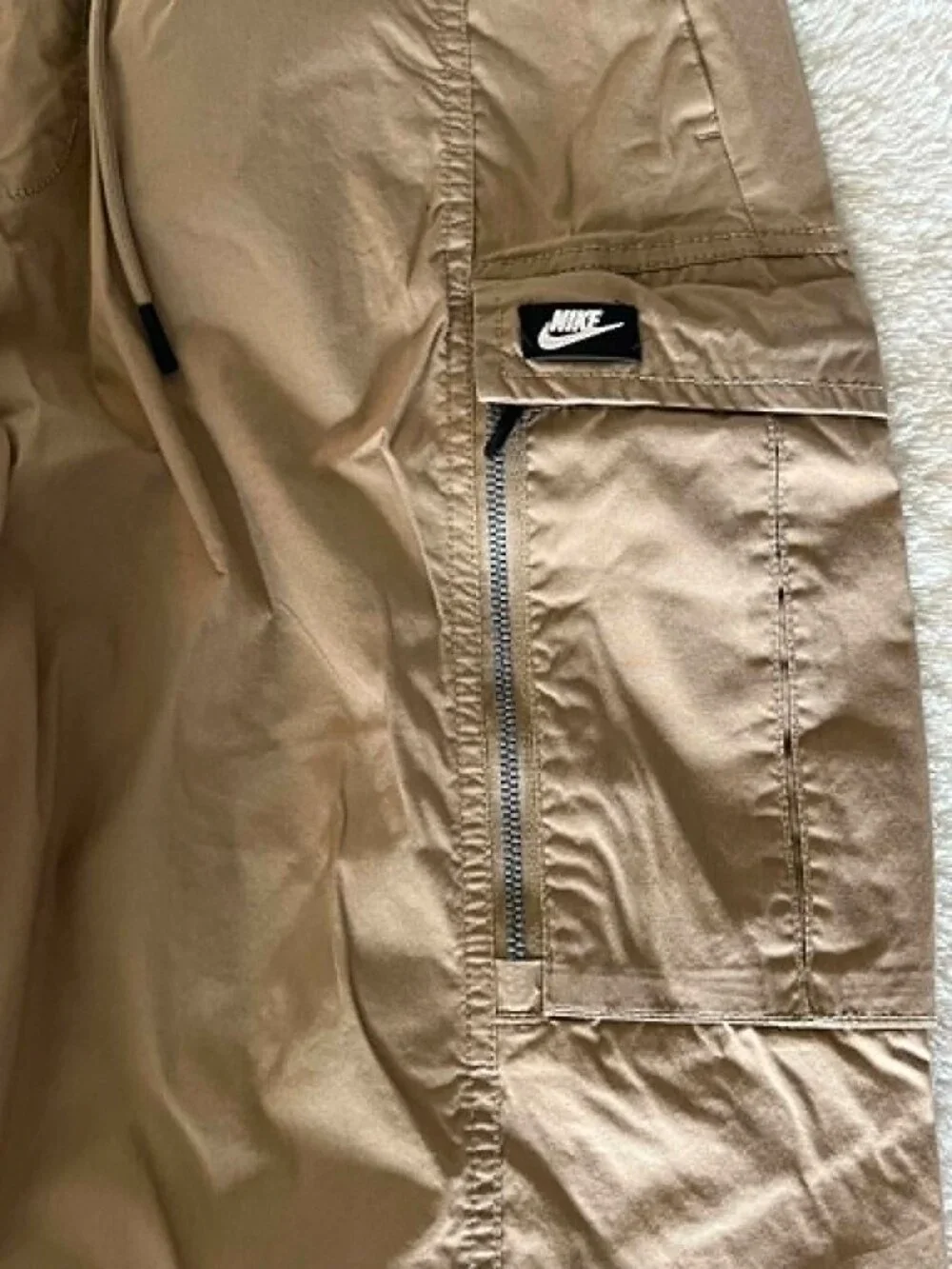 Nike Men's Tech Unlined Woven Trousers Cargo pocket size Large Khaki